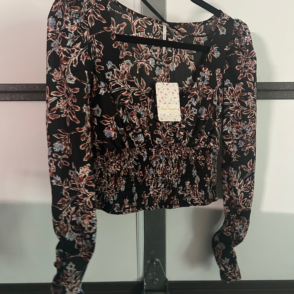 Free People Top NWT  Floral Combo  Print Long Sleeve 5 Button Cuff. - Picture 6 of 11